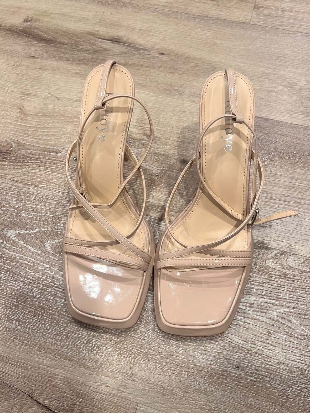 Strappy Square-Toe Nude Sandals-size 9